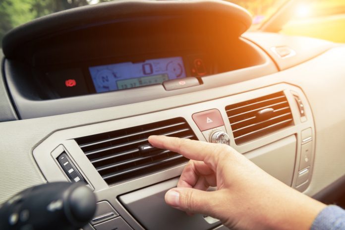 Éliminer l'humidité présente dans votre voiture de manière professionnelle