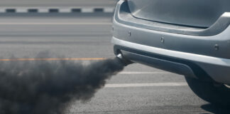 Un pot d’échappement qui fume et qui sent mauvais – Bien interpréter les couleurs des gaz d’échappement
