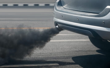 Un pot d’échappement qui fume et qui sent mauvais – Bien interpréter les couleurs des gaz d’échappement
