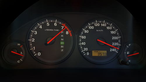 inspection d'une voiture d'occasion