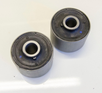 Replacer la bride du bras de suspension