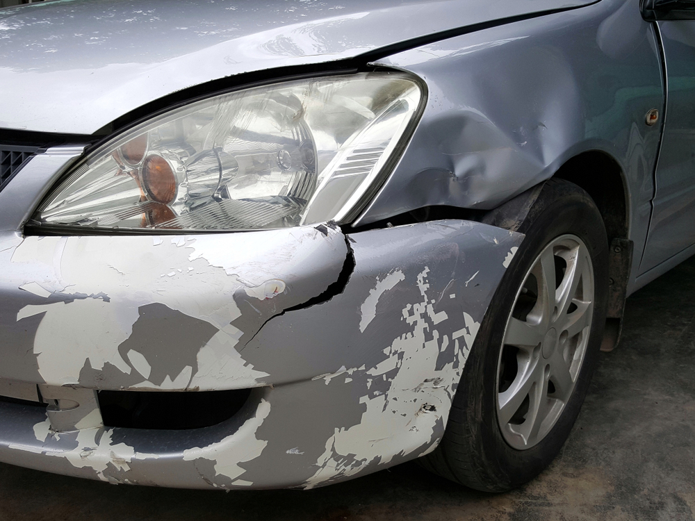 Défauts visibles et réparables sur une voiture