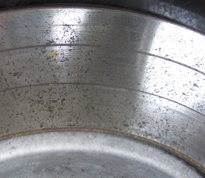 Disques de frein à rainures fortes