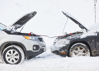 Comment faire démarrer une voiture avec un câble de démarrage: Guide étape par étape