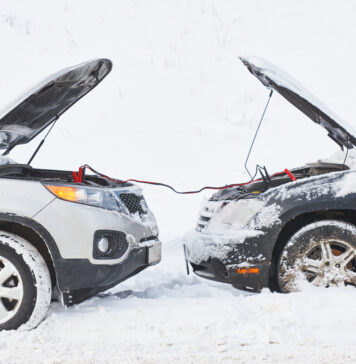 Comment faire démarrer une voiture avec un câble de démarrage: Guide étape par étape