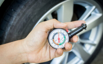 Une conduite sûre avec une pression de gonflage correcte des pneus
