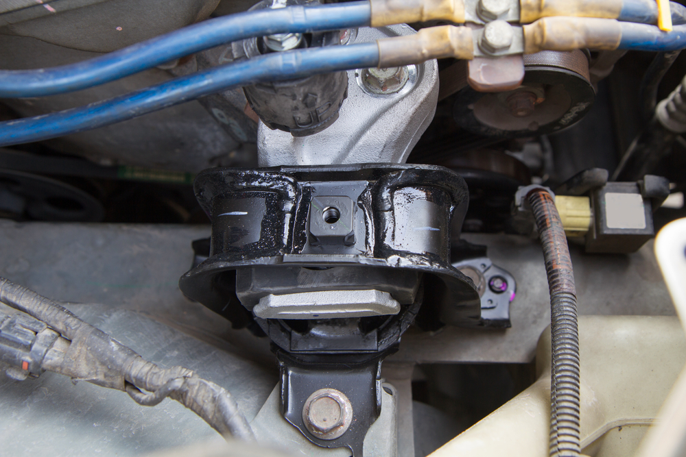 le support du moteur est desserré