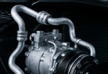 Climatiseur voiture qui ne refroidit pas assez : causes et réparations